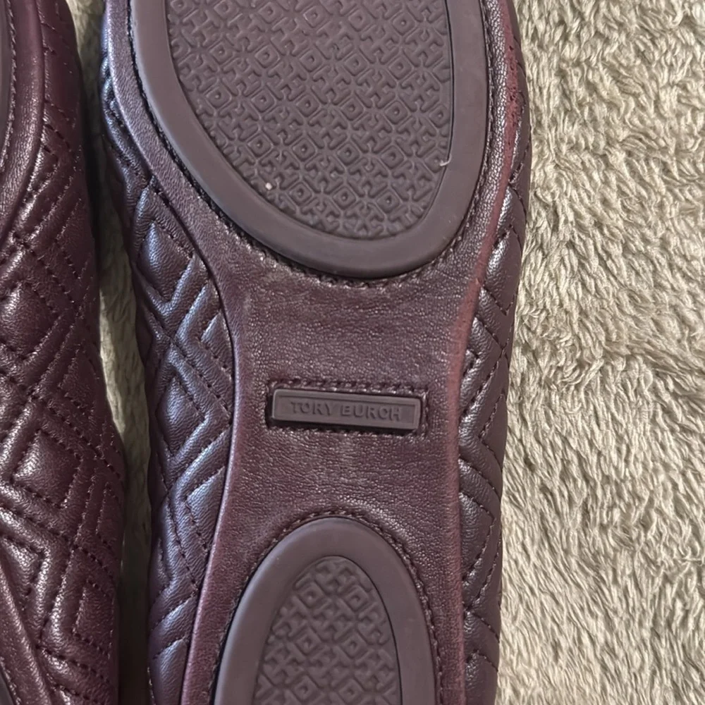 Tory Burch Quilted Minne Napps Burgundy Ballet Flats‎ with Gold Emblem - Picture 8 of 10